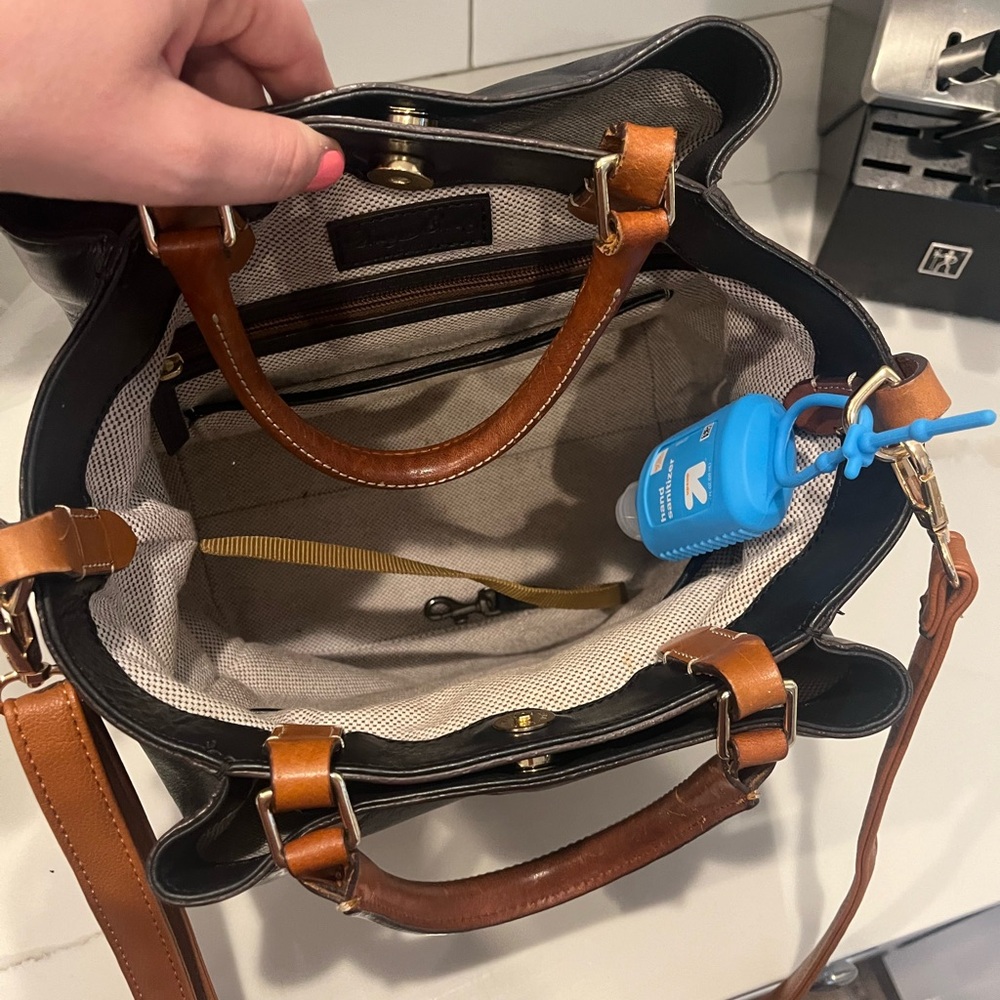 Dooney and bourke purse